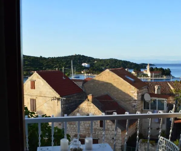 Tomi - Seaview * Vis