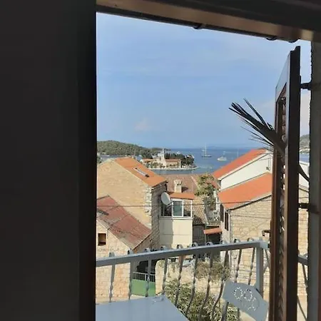 Tomi - Seaview Apartman Vis