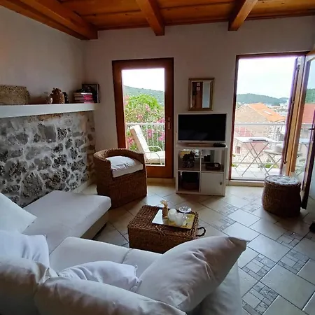 Tomi - Seaview Apartman Vis
