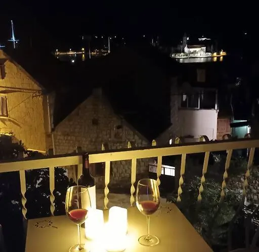 Tomi - Seaview Apartment *